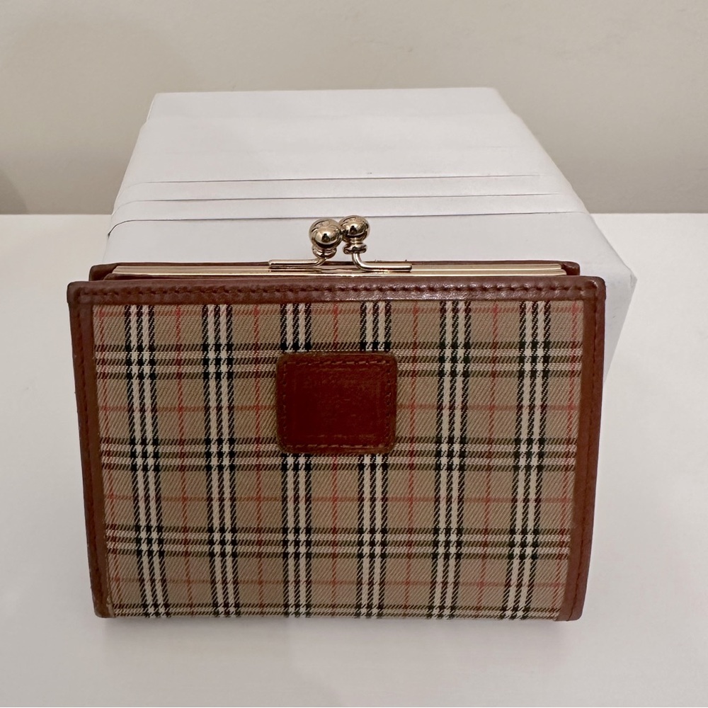 Vintage BURBERRY'S Plaid Print Compact Wallet 284$ Clippers ball. Coins wallet